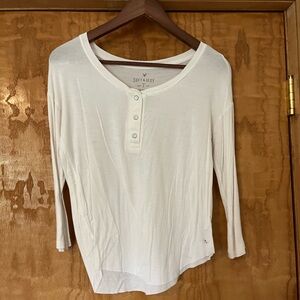 American Eagle, soft and sexy 3/4 sleeve white colored